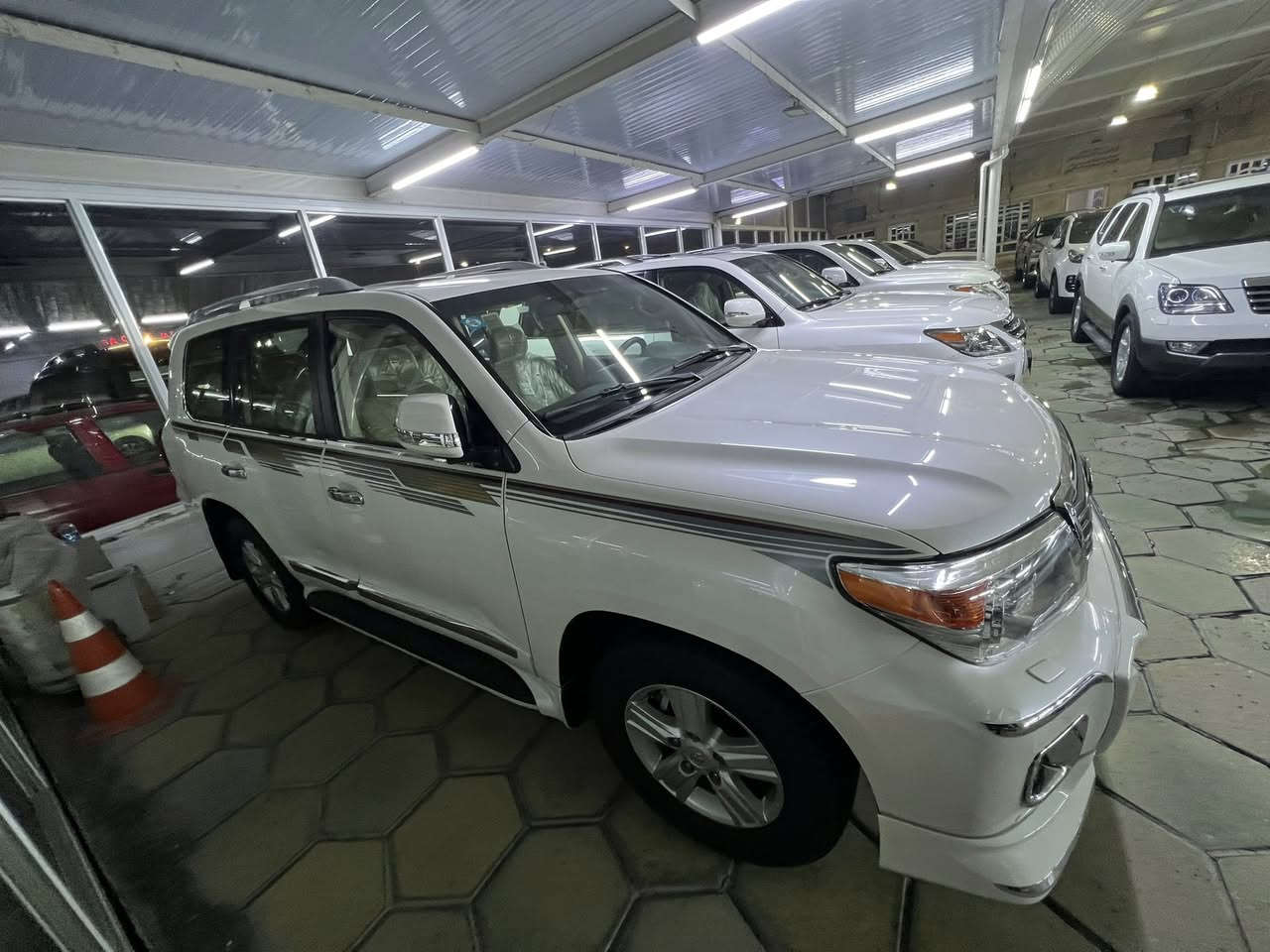 لاندكروز 2014 بريم  باب اول  

حج المحرك 6 سلندر

عداد المسافه 128 الف حقيقي

رقم بغداد 

السعر 420 وبيهه مجال

بدون صبغ او بارد جديده كلش على وضع الشركه

للاستفسار

***********
