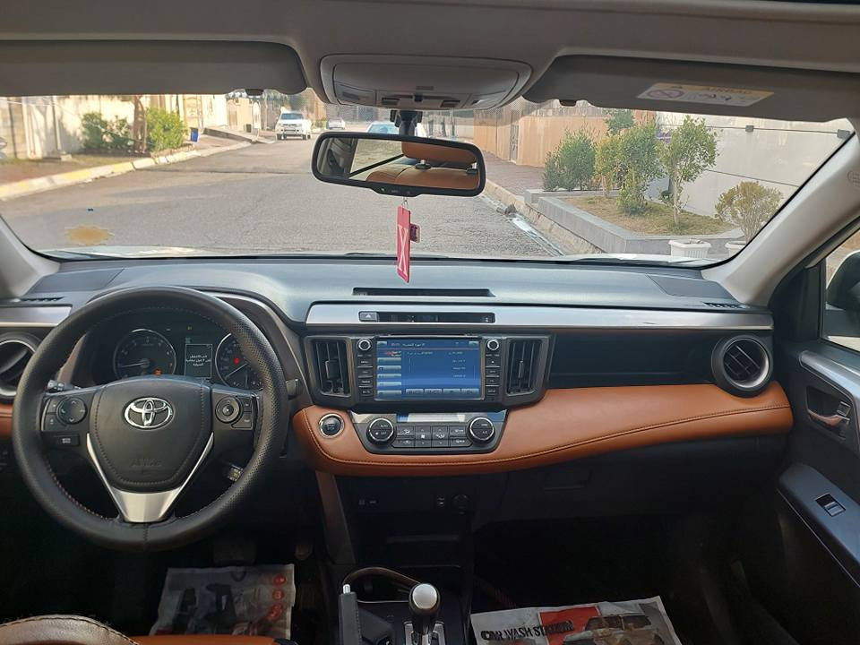 للبيع سيارة تويوتا راف فور موديل ٢٠١٨ خليجي ١/١ كلين تايتل وكالة سيد نهرو فطيم لون ابيض بدون صبغ او تبديل او تعديل بارد عدا ٣ أصابع PDR محرك و كير مكفول و ما مفتوح سنوية جديد رقم جديد زينكة مدفوع يعني سيارة ربع دينار مصرف و سيارة بسمي شرط التحويل و الوكالة 
مواصفات 
بلاجكتور 
زراكات لايتات
لايتات أمامي و خلفي زينون + LED
لايتات AUTO 
ويل كروم اسود كبير بلادي 
سقف سلايت طكتين 
فورويل 4WD
حساس أمامي و خلفي 
بصمة أبواب + تشغيل 
صندوق شفط + كهربائي + يفتح بالرجل ايضا
كشنات كهرباء 
كشنات جلد 
داخل مشمشي 
شاشة كبير + Apple car play + كامرة + GPS
تبريد لمس (بيانو)
شاشة اعطال 
مودات قيادة NORMAL + ECO + SPORT 
و ٤ جامات كهرباء + مراية كهرباء + اشارة بالمراية 
مراية شفط + ترحيب + مراية قلاب 
محرك ٢.٥ 
و بعد مواصفات هواية مكان سيارة كركوك سعر ٢٢٠ و بي مجال بسيط رقم موبايل *********** كركوك, العراق
