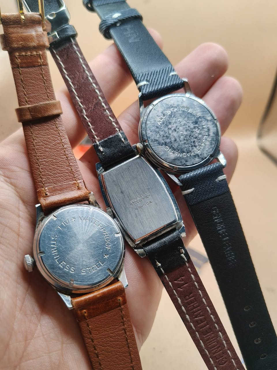 ۳ ساعات فنتج نصب شغالات
سعر کلهن 85 الف نهائی 
واتساب ***********
