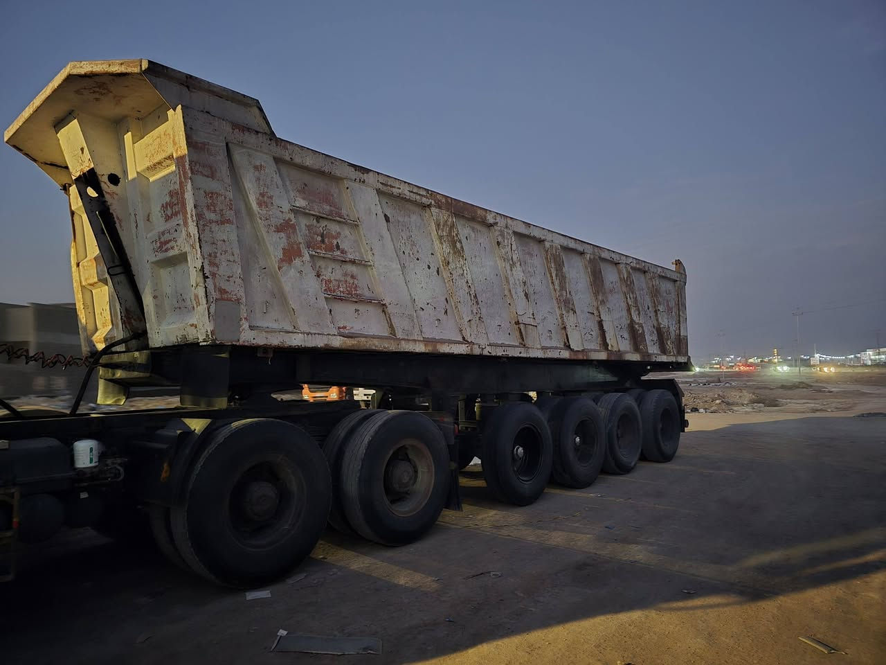 سلام عليكم  عربانه ماموت 2007 /4محاور تخت تاير  مجموعه جديده السعر خاص الرقم ***********
