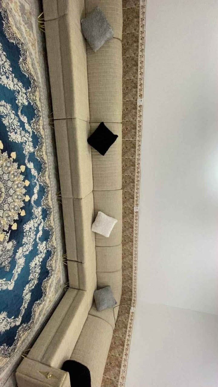 حەرف L هەشت مەتر جەژنی قوربان دروست کرایە وەسڵی زەمانی  دووساڵی ماوە     چوار تەبلەش بەهەدیە لەگەریتی

شوێن / هەولێر 
*********** أربيل, العراق
