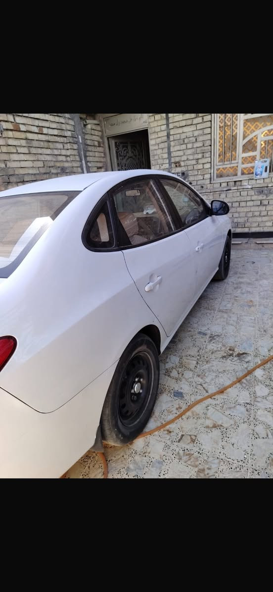 السلام عليكم النتره ٢٠١١ 
سياره حلوه جديده لك 
مكينه كير بل كارتون 
صدر خلفي امامي لك 
تخم تاير بل جيس 
سياره كفاله من الدعاميه للدعاميه بس بنيد مبدل اثر طخه بسيطه لا شاصي لا لغرد كله كفاله رقم بغداد مشروع وطني 
مكاني بغداد الكماليه *********** ***********.
