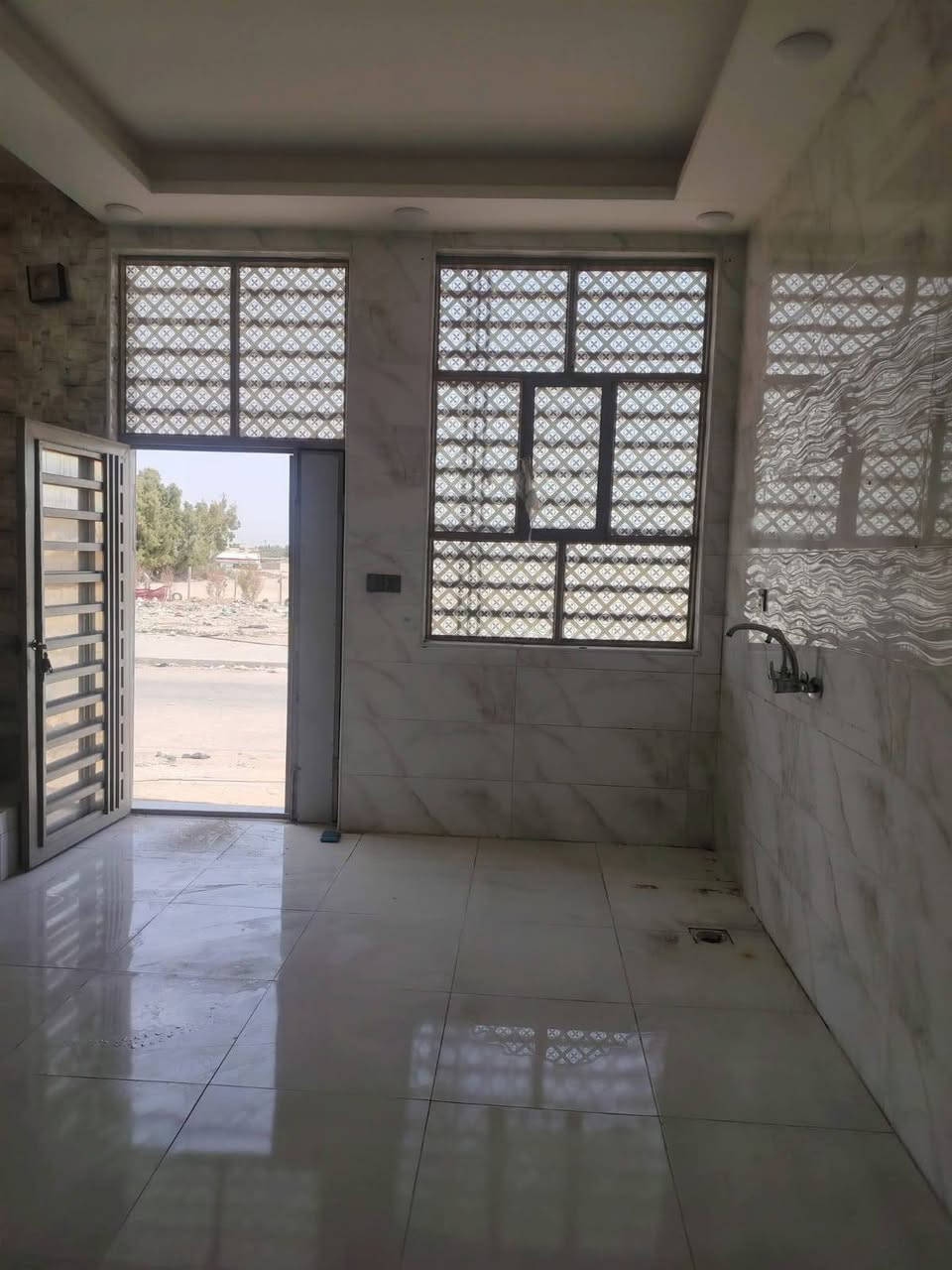 دار للايجار  حي الوفاء مساحه 50م. موقع جدا راقي.     غرفه وصاله ومطبخ.                  ***********
