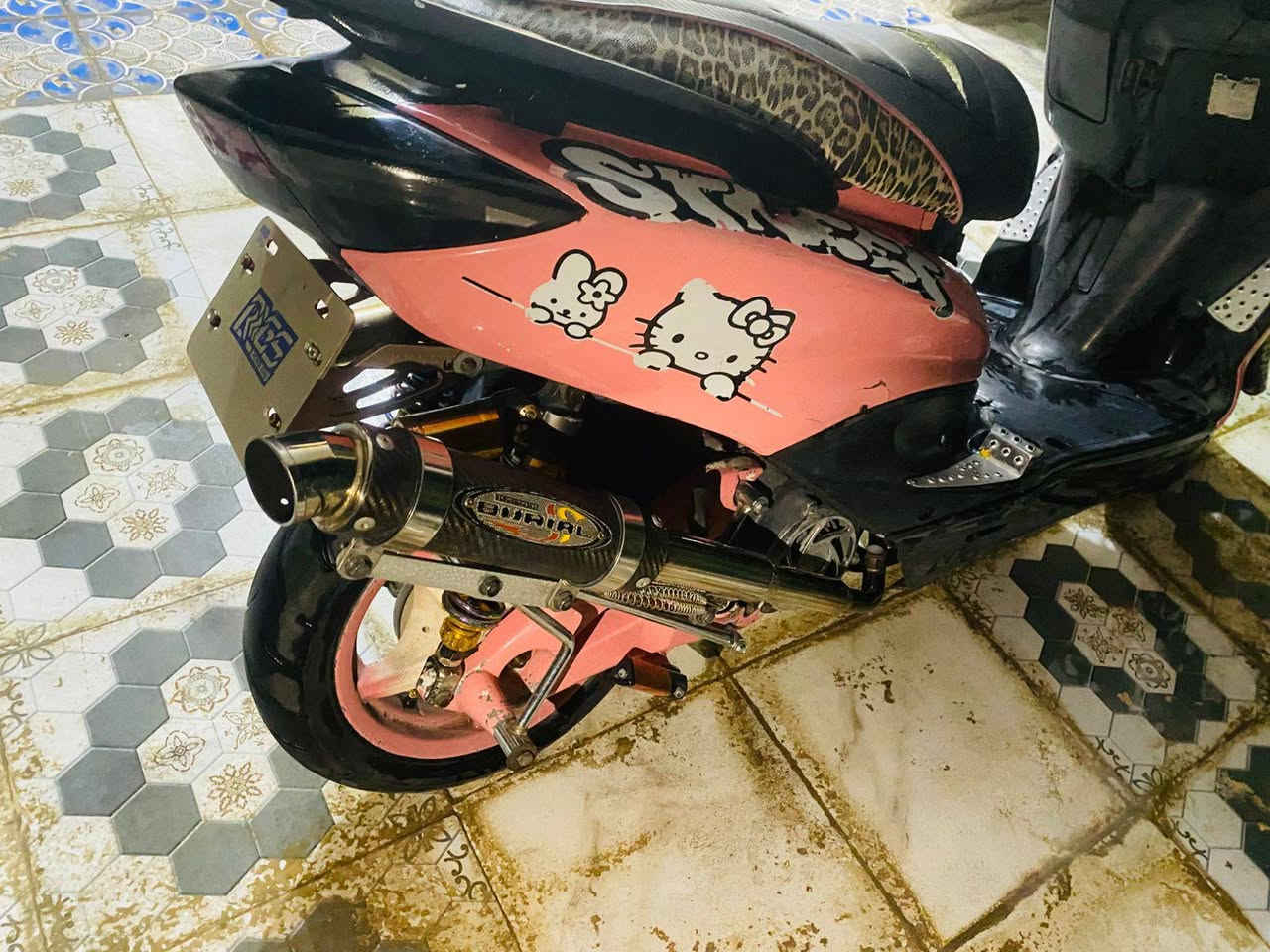 سكنس نثيه للبيع
مكينه 58ونص شلعه معدل 140
الدراجه متعوب عليهه 
سعرهه 750 وبيهه مجال 
عنواني ديالى بلدروز 
***********
