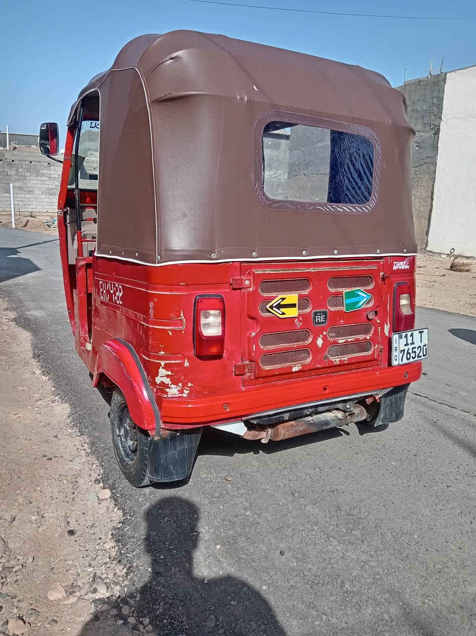 لبيع تكتك موديل 17 تكتك رقم وجاهز مكينه مجفته جديد سعر3800وبيه مجال مكلف بل نشر  *********** مكانه بغداد المدائن
