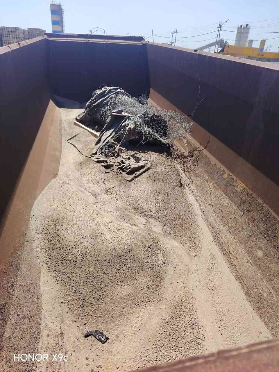 السلام عليكم مان للبيع
مع نساف مالتها محرك كايم 
رقم شمالي 
اتصل ***********
***********
