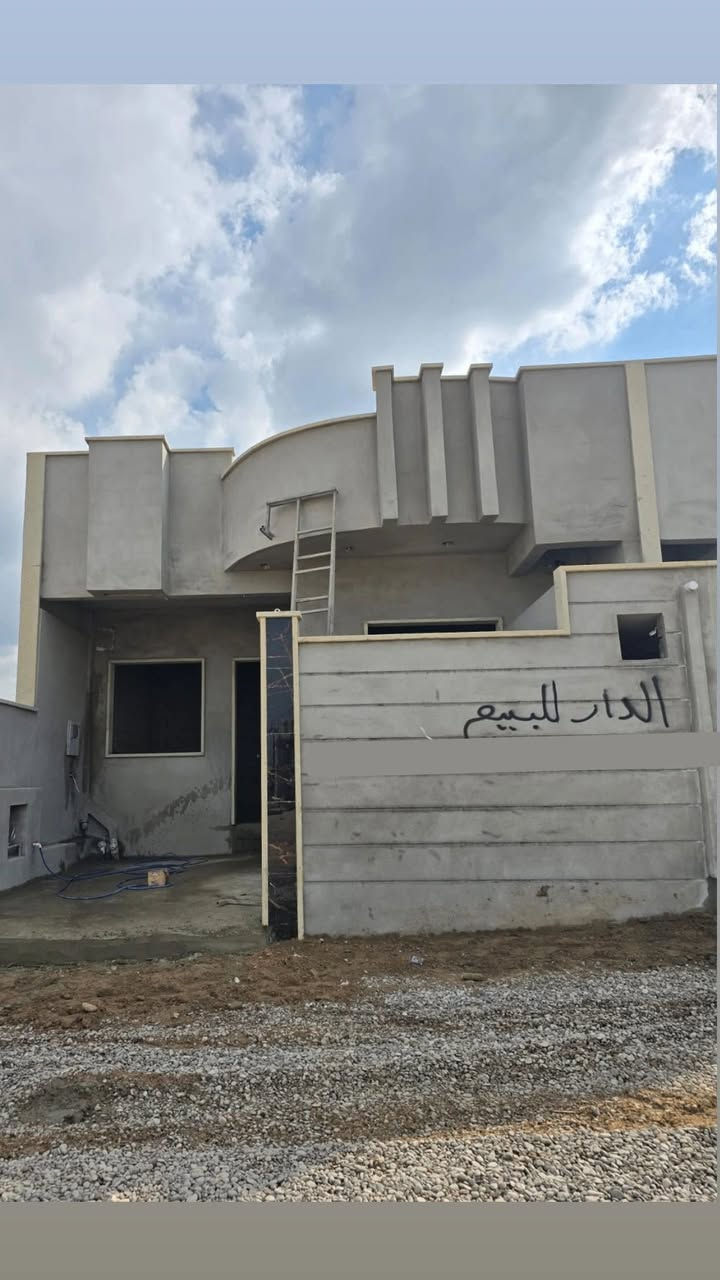 #دار_للبيع 💥
مساحة 180متر، غرفتين نوم أستقبال مطبخ صحيات خريطة حديثه، كامل مرحلة ثانية مؤسس كهربائيات مجاري كامل  مصبوبه ارضيته كوبن حلان
خدمات كامله ماء وكهرب وشارع عنه 20 متر
سند زراعي 25 ابيض حق التصرف مع وصل بلدية

#السعر 55مليون 

#موقع حي الزيتون بعد مدرسة غصن الزيتون قرب ماركت النون.

للتواصل مراسلة الصفحة
الأتصال واتساب *********** ☎️
