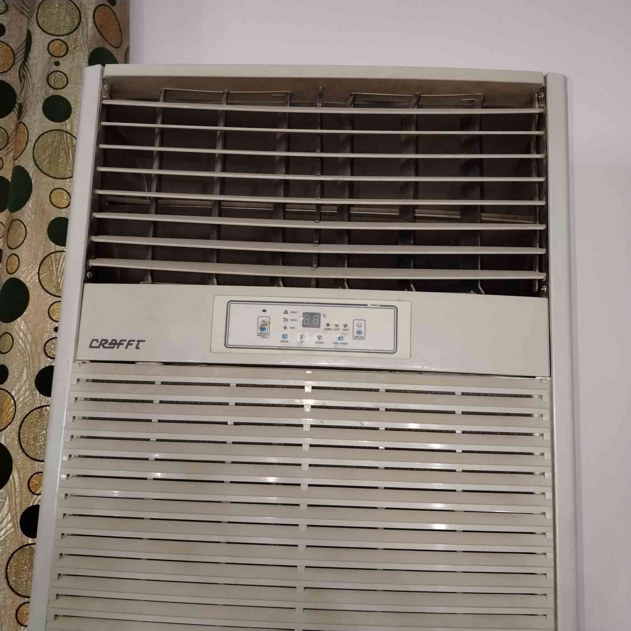 السلام عليكم
سبلت كرافت5طن للبيع

عدد2

واحد شغال تاخذ عل فحص و الثاني شغال بس ما يبرد

سعر الاول600 و الثاني500 الف
*********** ديالى بعقوبة
