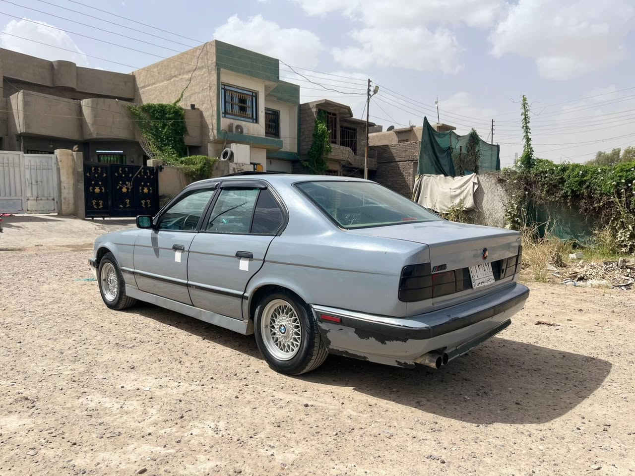 موديل 89 حجم السيارة 520 وحجم المكينه 525 مفتوحه كير عادي رقم صلاح الدين سنويه الئ 27 يله تسقط كير ومكينه شرط ويل خليه 
تنته 

السعر 38

العنوان صلاح الدين سامراء 

‭٠٧٨٨ ٦٨٢ ٧٠٤٣‬
***********

