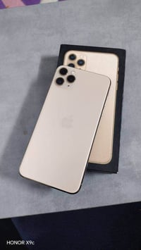 ايفون ١١ برو ماكس • ذاكره ٢٥٦ • بطاريه ٩٦