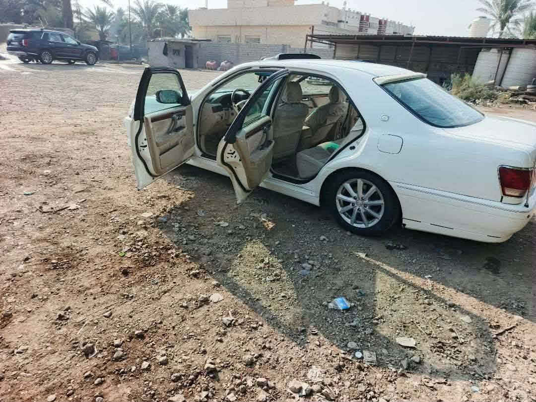سلام عليكم ملكه  ادوات كصه قماره  الحلوه بيهه ارقامهه ارقام وسنويه  بغداد طبق الاصل ع الشاصي   كشنات جلد وكهرباء تخم تاير جديد تبريد   سياره جاهزة  سعر 25 وبيه مجال  مكانه النجف  للاتصال ***********
