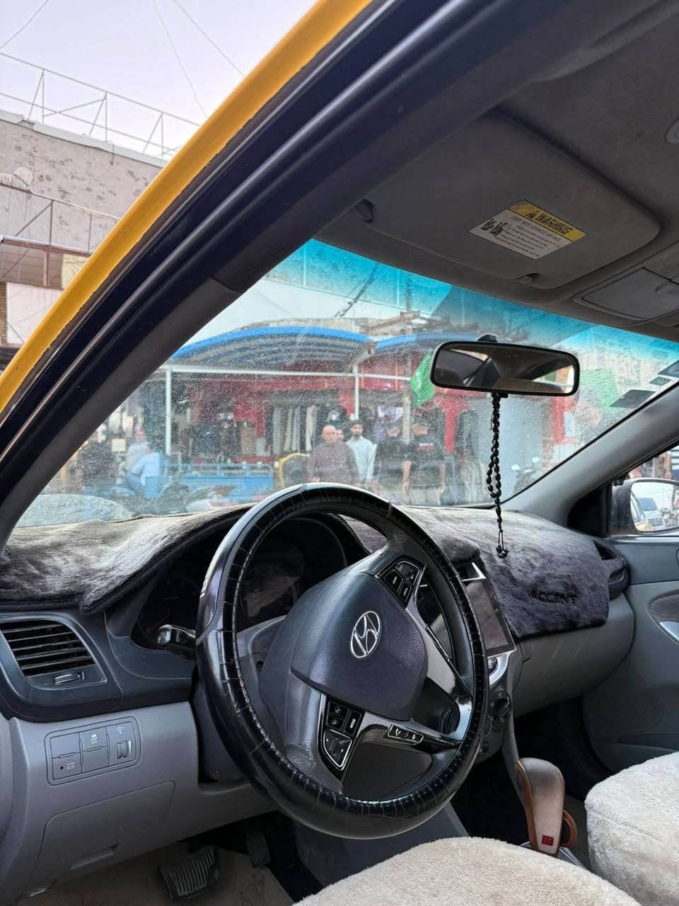 اكسنت ٢٠١٣ وارد امريكي سياره خير من الله اخت جديده ربي يشهد مكينه كير شرط حداديه شرط تبريد شرط سياره نافضها ع ايدي كله جديد منضومه المي +منضومه بانزين +منضومه الاحتراق + منضومه الهواء ربي يشهد كله جديد ترايك وين متريد شرط لا دفانز ولا شي  سياره باسمي تحويل مباشر للبيع او مراوس حسب قناعه استفسار اكثر *********** مكان السياره واسط الكوت
