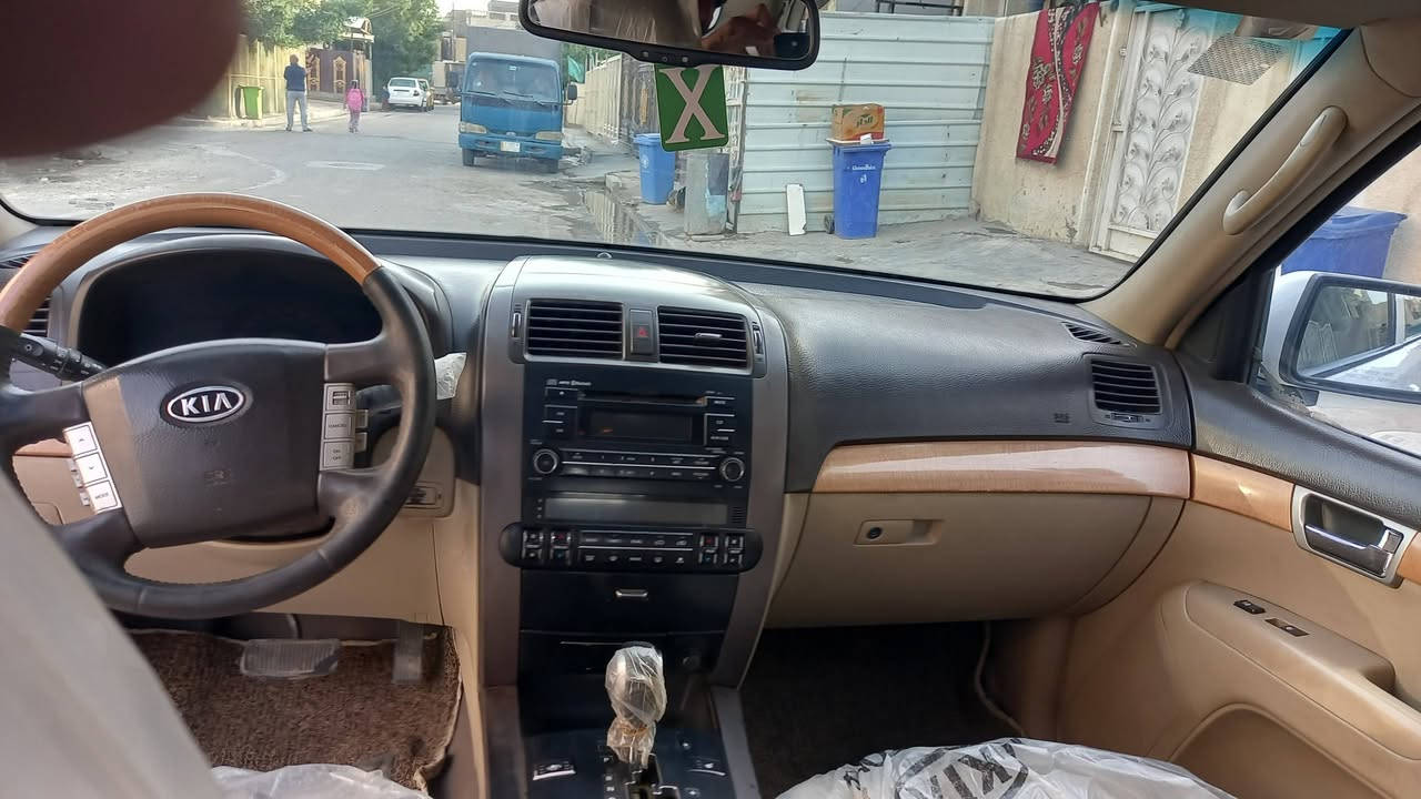 السلام عليكم كيه مهافي موديل ٢٠١٢ خليجي فول موصفات رقم بغداد جديد بسمي السياره جاهزه من كل شي كير ومحرك وتبريد وحاديه تخم تاير جديد داخل جديد ماشيه ١٨٢ بيه باب صبغ بدون ضربه ومكانين بارد السعر ١٣٢ مكاني بغداد حي التراث ***********
