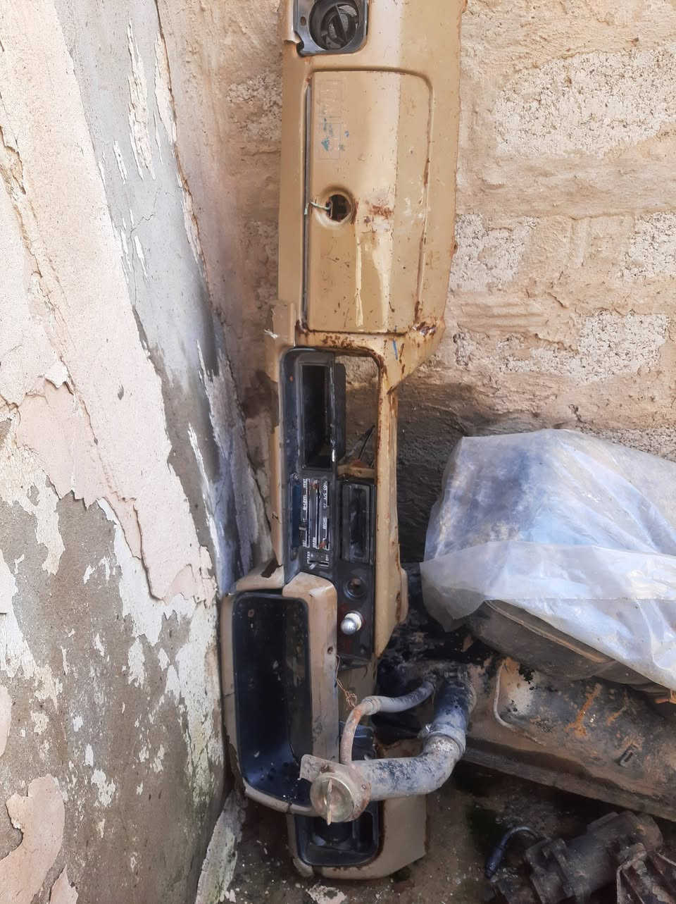 سلام عليكم غراض بيكم للبيع
محرك بيكم 85 معى الكير
طبلات جعمقه سترين محرك ونجي
غلاف بودي بيكم عدد ٢
المكان /كركوك 
رقمي /***********
