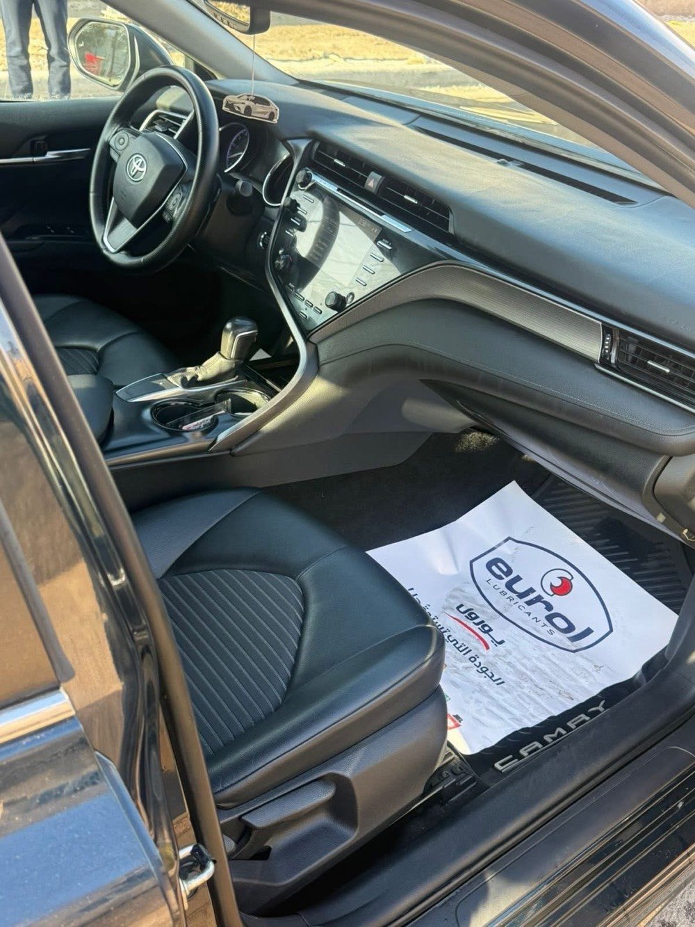 لسلام عليكم
تويوتا كامري 2020 للبيع
فئة اس اي بلص
السياره اعلى مواصفات بالفئة مالتها
1- بصمة
2- فتحة سلايد روڤ
3- تبريد قطعتين (خلفي)
4- شاشه كبيره 8 انش
5- رادارات
6- تشغيل عن بعد
7- مانع تصادم توقف ذاتي
8- نقط عمياء
9- 4 سلندر /2500 / سي سي
10 - كشنات جلد
11-لون مميز ينطي ٣  الوان نيلي وزيتوني واسود حسب الاضائة
وباقي المواصفات المعروفه بالكامري
السياره حادثها واضح بالصور
بيها صبغ دعاميه اماميه وجاملغ خلفي بارد
السياره جاهزه من كل النواحي ماشيه 34 الف ميل
وباسمنه تحويل باي بوقت
السعر195
 ورقه وبيها مجال بسيط
مكان السياره بغداد
للاتصال 
واتساب
او خاص