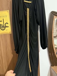 فساتين • استعمال قليل • كل وحدة