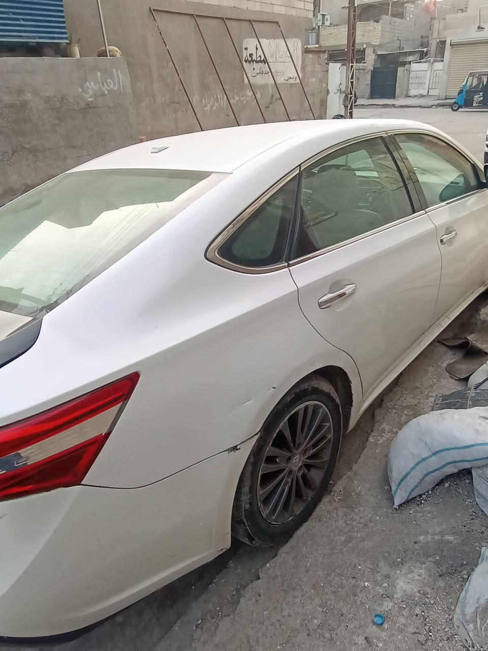 افلون ٢٠١٥ امريكي حادث بچم وحادث خلفي بالعراق كلشي شغال بيها مع شباك جديد 
Xle  مكانها بغداد السعر  ١٢٠ ورقه

هاتف ***********
