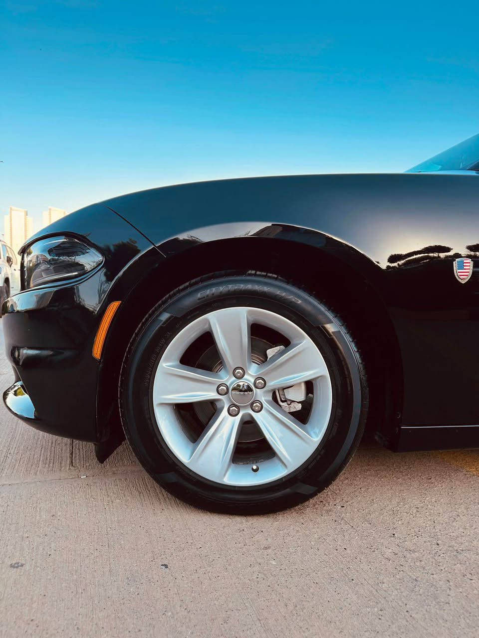 dodge charger   2017   SXT 
ماسفات کەنەدی 
کلین تایتل 
دوو بەسمە
سەنەوی رەقەمی تازەیە
تاقمێ تایەی تازەی لە ژێرایە 
شاشە گەورە 
سوکان ڤۆلیۆم 
سوکان شەفت 
کوشن کارەبا 
کۆمەڵی ماسفاتی تر 
تەنها یەک پەڵە PDR هەیە
80 هەزار میل ڕۆشتوە 
هەموو گیانی بەشەرت 
نرخ : 230 $$$
شوێن : سلێمانی 
ژم: *********** السليمانية, العراق
