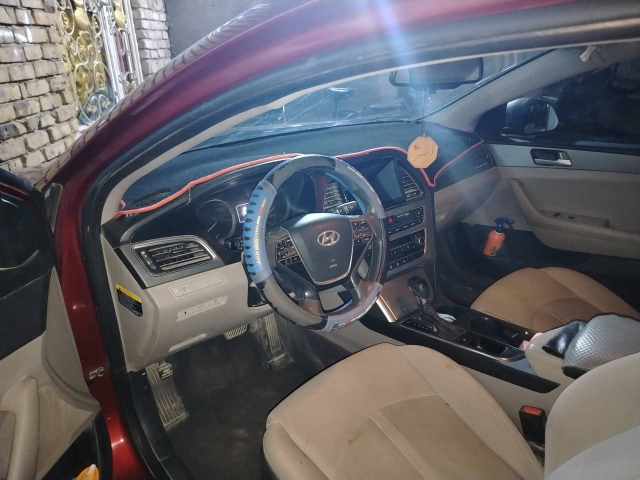 السلام عليكم
سياره سوناتا موديل 2016 وارد أمريكي راعيه موجود مدور ثاني يوم رقم أربيل موصفات السياره تحكم استيرن
شاشه كامراه خلفيه السياره مكفوله من كلشي جاهزه
ماعده ضربتها بمريكا والسياره كدامك مكاني بابل المركز
السعر 135 ورقه وبيه مجال
رقم الهاتف ***********
