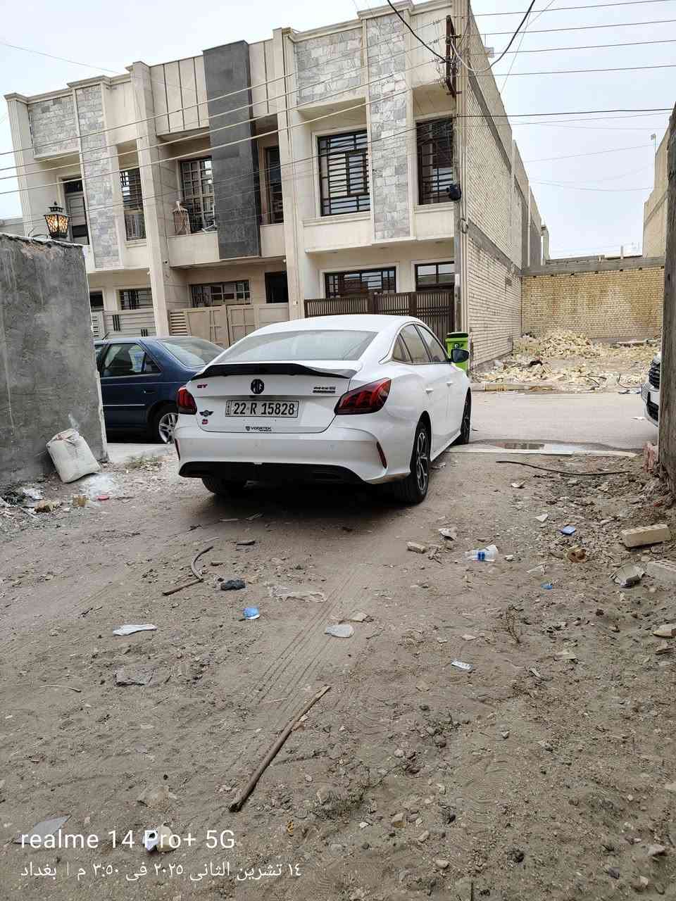 سلام عليكم ام جي جيتي كير عادي موديل 25 
للبيع 
السيارة جديدة كفالة عامة 
ماشية 32 الف
مواصفاتها
بصمة 
شاشة و كاميرا دوارة
زنون بلادي
بك لايت لد
تحكم ستيرن
مثبت سرعة 
يعني مواصفات الكير عادي المعروفة
السيارة عليها برمجة ادوانز يعني اديرلها بانزين عادي طبيعي
مكاني بغداد السيارة بأسمي
السعر 98 قفل 
***********
