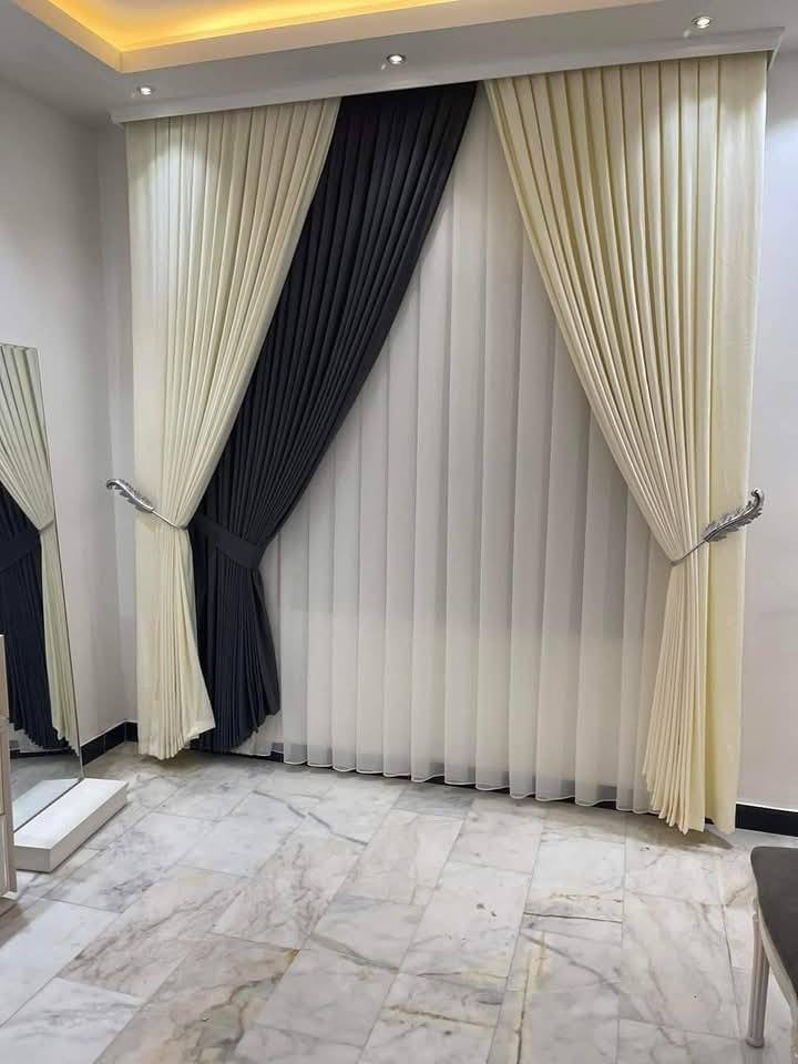 در النجف للستائر 
خياطة ستائر أقمشة اكسسوارات 
شارع المطار القديم 
***********
سيد عامر الحجاب
