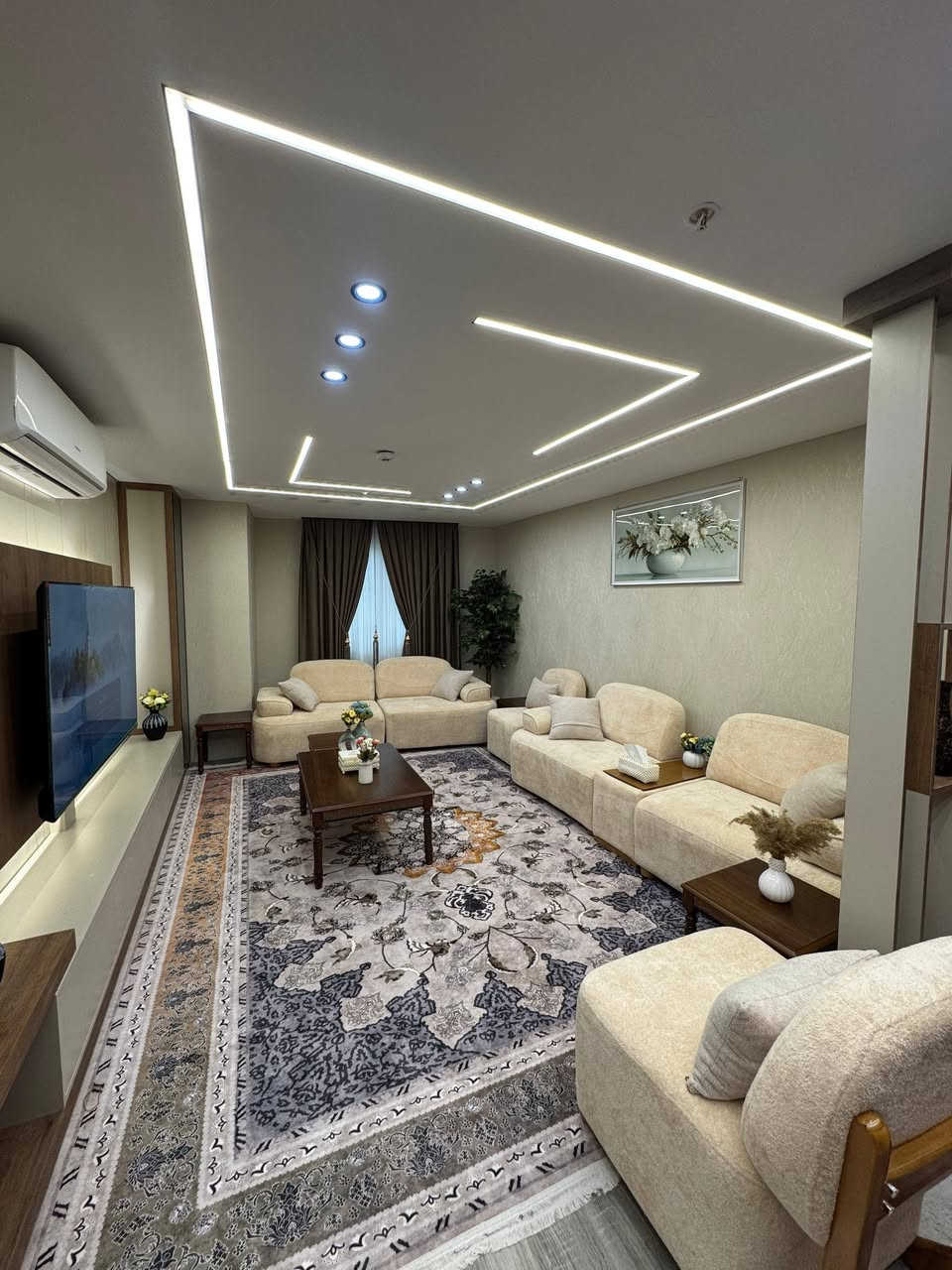 🏙️ شقة مفروشة 1+4 للبيع – Life Towers

📏 المساحة: 173م²

مرافق وخدمات المبنى:
 • كافيه للاسترخاء
 • نادي رياضي مجهز
 • موقف سيارات خاص
 • منطقة ألعاب للأطفال
 • مسبح
 • كهرباء ٢٤/٧
 • حراسة وخدمات ٢٤/٧
 • صيدلية قريبة
 • سوبرماركت
 • مطاعم متنوعة

💰 السعر:115,000 دولار أمريكي
📅 الشقة متاحة للسكن فوراً

📞 للتواصل وحجز موعد للمعاينة:
***********
ئەنەس عقارات سردار
