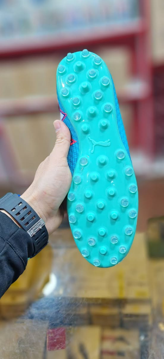 حذاء كرة القدم هو من ماركة بوما، وتحديداً موديل فيوتشر 7 برو (Puma Future 7 Pro)
نسخة نيمار 
جوكر تارتان ثيله 
قياس 41 
40 الف 
كربلاء حي الحر قرب مجمع ليمونه 
لايوجد توصيل


**إذا كنت صاحب هذا الإعلان وتريد حذفه لأي سبب، رجاءا أرسل رسالة إلى الدعم الفني**