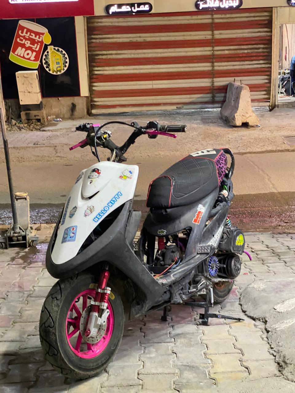 سلام وعليكم ماكس عدله للبيع مزوعه تزويد كلشي بيه تزويد وكله اصلي صالنصه حلزوني بدأت تشتغل نكره سلف 
وبيه يدات بريك Ncy
تايرات مال بتكات 
وياله مشيف 
كشن اربع ولفات اصلي 
صبغ شاصي حراري اسود طافي 
يدات بانزين 
بجم موشم 
بوشه 55 مشيف 
كلجات رياضي
صدر امامي رياضيNcy
دبل خلفي سبع الوان رياضي  
قبق فلاوين Ncy 
شلعه ومعدل تآكل الكاع اكل. 
سعره575 وبيه مجال بسيط للطيبين
مكاني بغداد اليرموك 
***********فقط واتساب
