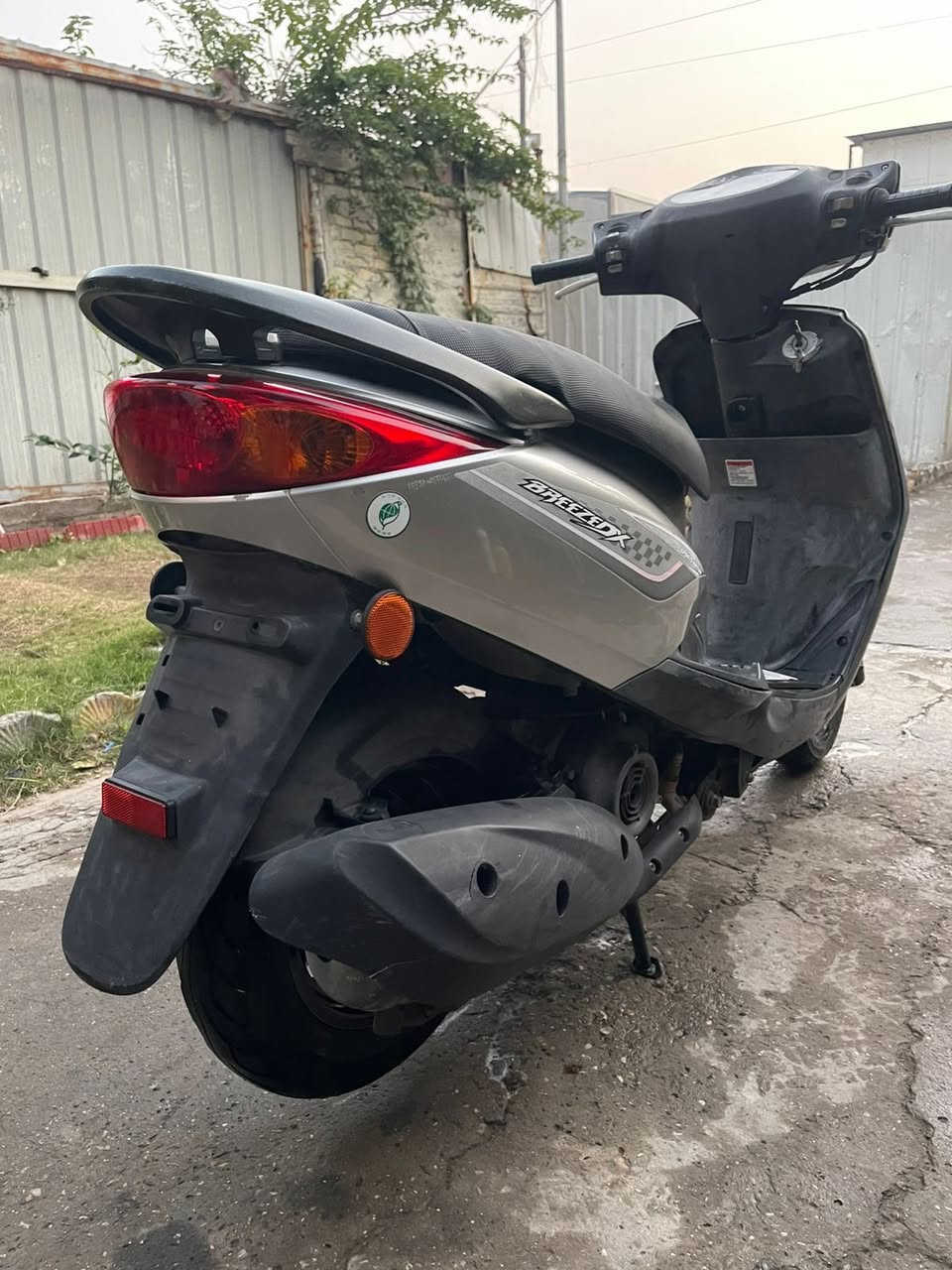 درجه بريز بغبغاء درجه بحال الوكاله درجه مال حاويه درجه زيرو مامشيه شي قليل مكفوله من كلشي من مكينه وكفرات ويه رقم الشاصي والمكان بغداد جميله والاستفسار رقم ***********وتساب متواجد
