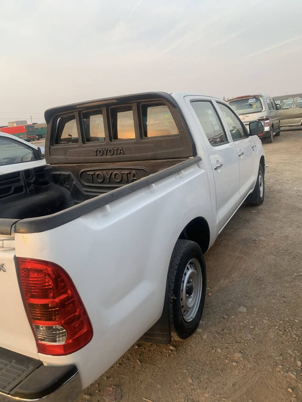 السلام عليكم تيوتا هايلوكس موديل 2011 شاصي ١٢ كير عادي رقم بغداد سنويه ل ٢٠٢٨ نفاذ كفاله عامه السياره فقط رصعتين بيه تدفئه تبريد كله شغاله  صدر تخم تاير حداديه كله كفاله محرك شرط بدون صرف بخار كشن متصل مكان ديالى بعقوبه للاستفسار 
***********
