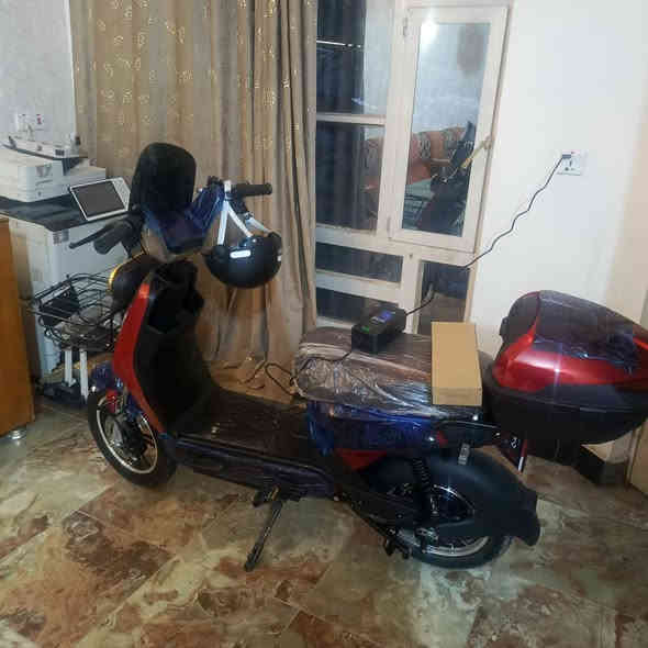 السلام عليكم دراجههه شحن البيع
الدراجه جديده أي عطل ما بيه 
دراجه عدد بطاريات 5 ليثوم 
دراجه بيه شاشه تحدد سرعه والعطل والشحن وتستغل بصمه عن بعد وكارت وسويج نسختين نسختين السعر 550 وبيه مجال هواي 
العنوان بابل محاويل 
الاستفسار على هذا الرقم ***********
