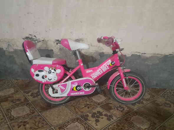 السلام عليكم 
بايسكل أطفال عمر خمس سنوات وفوق مستعمل قليل
السعر 45 وبي مجال 
العنوان كربلاء الحسينية شارع الحافظ قرب المستوصف 
الرقم *********** بس واتساب
