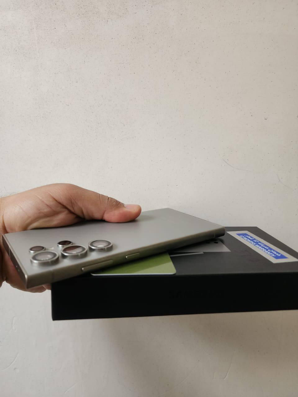 سامسونج اس 24 الترا ذاكره 512
ضمان الوطني مع كارت ضمان الشاشة 
استخدام قليل نظافه 100%
سعره مليون و 50 
مكاني بابل توصيل ماكو 
اتصال فقط ما موجود على نت 
***********
