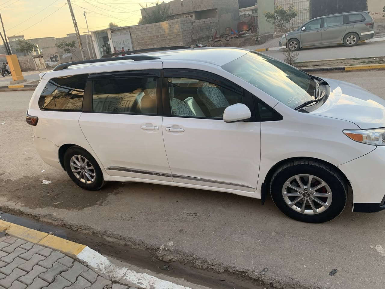 سلام عليكم 
تيوتا سينا 19
معروضه 245 وبيها مجال بسيط 
للبيع او مراوس ب صالون  او كيا كرنفال حسب الرغبه 
صور الضرر موجوده بل صور 
بدون دواخل بدون ايرباك 
رقم سليمانيه سنويه لل27
مواصفات Le
بيبان كهرباء 
رادرات 
كروز سرعه 
نضام خروج عن المسار 
سياره حلوهه ومرتبه 
تخم تايرات جديده جواها 
صدرها مو تعبان 
دبلات 4 جديده جواها 
عندك دعاميات شويه تعبانه 
خابر ومايكون خاطرك اله طيب 
***********
***********
