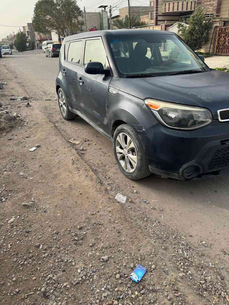 سول وارد امريكي موديل 2015 حبري الحادث كما موضح في الصورة
 بيها صبغ بنيد وجاملغ والباب الايمن وبيها جراد بالصبغ بمكانات وبيها ايرباك درگة ودشبول وبردة مكفولة لغد وشاصي
 والضربة جانبية بالجاملغ الامامي الايمن كما موضح بالصورة
 محرك (2000 GDI) وماشية (77400 ألف ميل)
على ايدي من سنة 2017 سيارة ما ناقصها شي قبل اسبوع سويتلها صدر كامل مع تبديل دسكات والتبريد شغال
السعر 112 وبيه مجال
المكان بغداد المشتل
الرقم *********** (واتساب)
