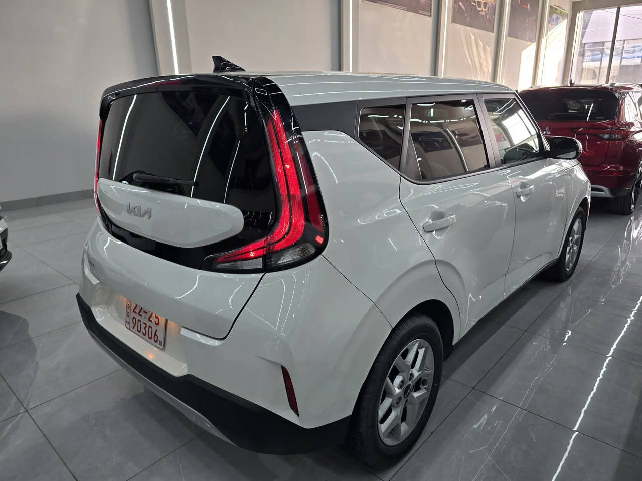 كيا صول - Kia Soul

الموديل: 2023
المسافة المقطوعة: 60,000 Mile
المحرك: 2.0L inline 4 cylinder 
ناقل الحركة: CVT
الصناعة: امريكية
اللون: ابيض
رقم السيارة: كاتي شمالي
عدد المقاعد: 5

🔸 المواصفات: LX

شاشة لمس - دعم لنظامي Apple Carplay و Android   Auto - تحكمات ستيرن - وضعيات قيادة - تحديد مسار - مانع اصطدام امامي - كامرة خلفية

🔺 الضرر: جاملغ امامي ايمن وايسر
طرف البونيت مصبوغ

-السعر: 13,500$

📍العنوان: اربيل. شركة باب المرزوق
شارع ١٠٠، قرب مصنع الببسي

للتواصل واتساب او عبر الخط:
***********-☎️
***********-☎️
