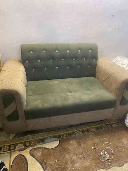 سلام عليكم تخم قنفات للبيع مستعمل نضيف جدآ التخم مو هذني لخفاف ثكيل اصلي ماخذينه فوك المليون مع كامل كوشاته مع تلبيسات فرو للمقاعد السعر 600 وبي مجال للطيبين مكاني الحرية اربيع ***********وبل عافيه عل ياخذه الرقم بي واتساب
