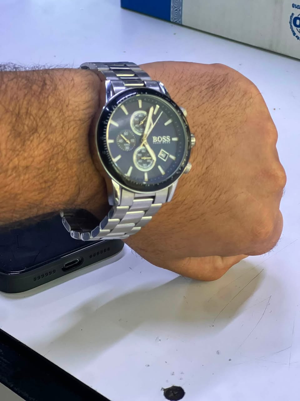 الماركة: Hugo Boss (أصلية 100% وارد أوروبي).
الحالة: مستعملة نظيفة جداً وبحالة ممتازة (شغال كفالة).


**إذا كنت صاحب هذا الإعلان وتريد حذفه لأي سبب، رجاءا أرسل رسالة إلى الدعم الفني**