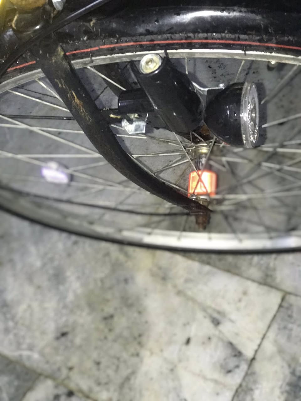 سلام عليكم بايسكل للبيع نضيف جدا جدا شخطه مابي مال حاويه وكله جديد اي عطل مابي وكامل غراض هوه وجمبزه لون اسود موديل 2016  السعر 85وبي مجال


**إذا كنت صاحب هذا الإعلان وتريد حذفه لأي سبب، رجاءا أرسل رسالة إلى الدعم الفني**