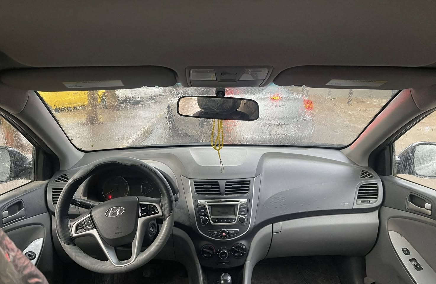 اخوان السياره للبيع نقد اعتذر عن القسط ولمده
سياره نوع هونداي اكسنت موديل 2017 وارد امريكي 
السياره كلين بدون ضرر بدون صبغ بدون تبديل بدون بارد بدون تقحيل 
السياره كله كود واحد 
ماشيه 106الف ميل 
كير مكينه تدفئه تبريد كله شرط 
السياره كلها بلادية وضع شركة 
مواصفاتها معروفه 
نظام ايكو
نظام ABS
قفل مركزي اصلي شركه 
تحكمات صفحتين 
كروز سرعة
مسجل بلتوث 
محركGDI
كير ATالمرغوب 
السعر 102 اوبيها مجال 
ملاحظه السياره سنويه ولهزه منتهيات بس الرقم جديد ولسياره شرط التحويل فقط بدون وكاله 
***********
