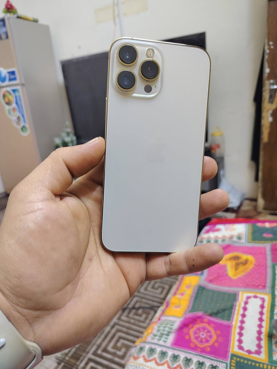 ايفون 13 برو ماكس شرق أوسط الجهاز مكفول لا تبديل ولا فتح ذاكرة 256 البطاريه 82  مكفول من كلشي مكاني بغداد حي القاهرة السعر 650 الف
***********
