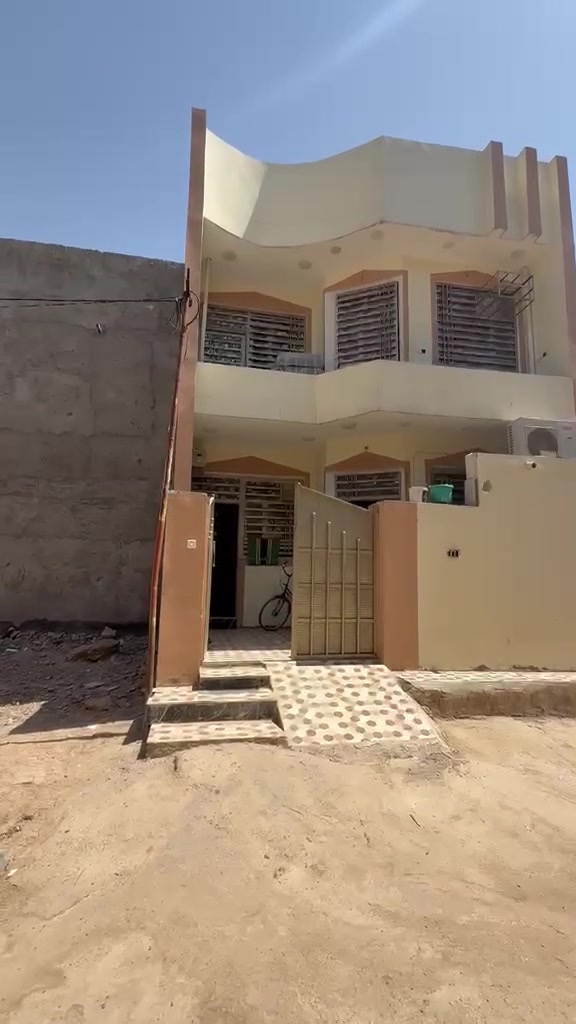 سلام عليكم دار للبيع  التفاصيل داخل المقطع الاتصال علا صاحب الدار ***********
