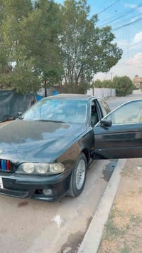 من رخصة صاحب الگروب Bmw e39  موديل ١٩٩٩ / حجم ٥٣٥ / ٨ سلندر دينمو مي ....