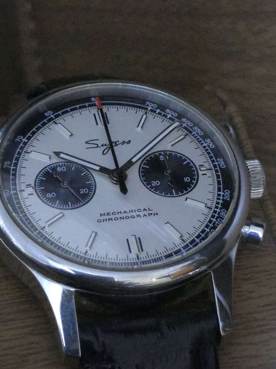 سوكيس 
كونوكراف ستوب وتش 
مكينه عنكبوت 
تكويك 
ظهر مكشوف 
سير جلد اصلي 
مستعمل نظيف مع العلبه الأصلي 
قطر ٤١

المكان اربيل 
يوجد توصيل 
Samer Akeel AlJboory 
رابط التكتوك 
https://www.tiktok.com/@samerakeelwatch?_r=1&_t=ZS-92XzzfzgLln


**إذا كنت صاحب هذا الإعلان وتريد حذفه لأي سبب، رجاءا أرسل رسالة إلى الدعم الفني**