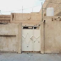 حي العسكري • قرب مسجد السهلة • استقبال وغرفة