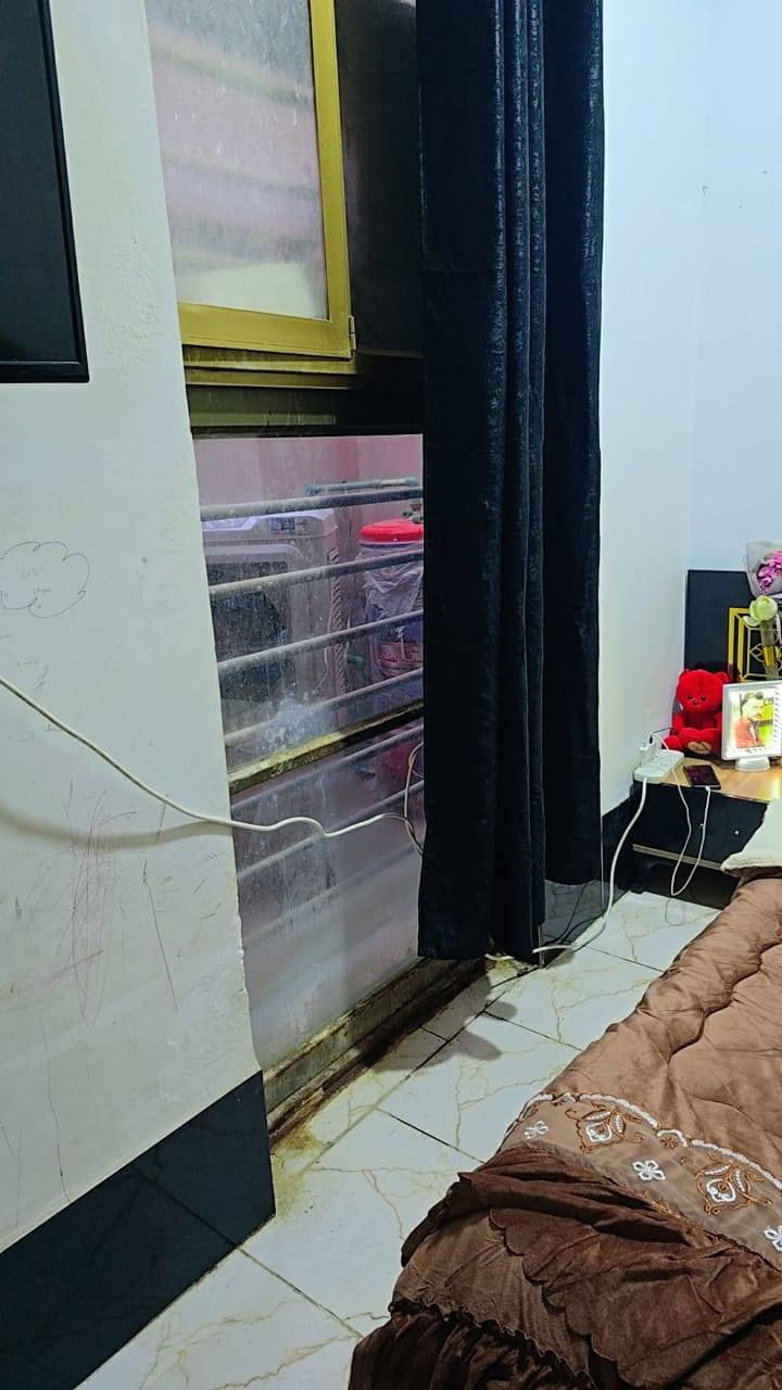 #للبيع 50 م مربع
الموقع : النجف / الحولي خلف المركز الصحي
صب كونكريت،، كاشي سيراميك،،
غرفة وصالة ومطبخ وتخاريج
***********
