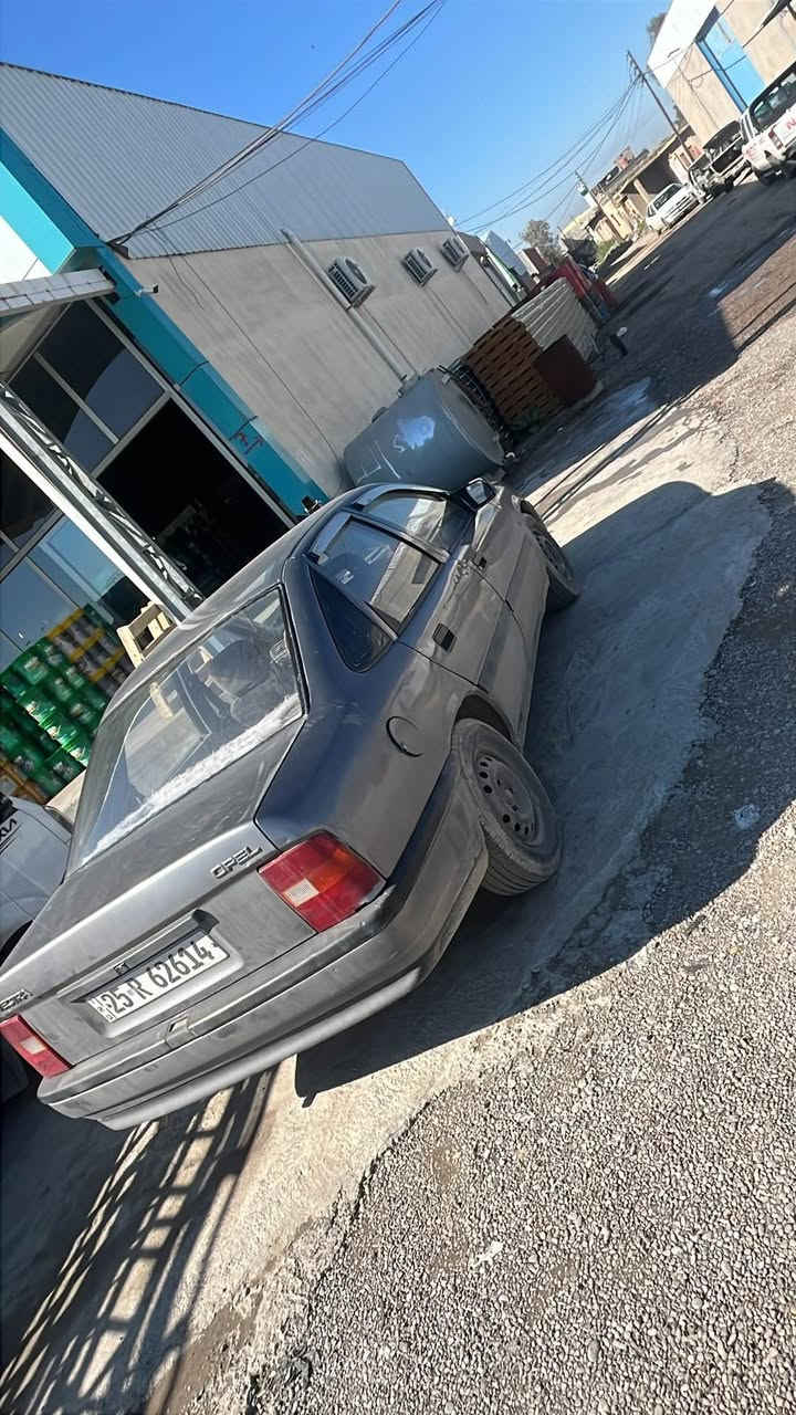 فكتره 
موديل ١٩٨٩
صبغ عام جماليه. بدون معجون. 
رقم كركوك جديد مشروع وطني 
محرك ١٦ 
صدر كير محرك تايرات كله شرط 
مكاني كركوك. 
السعر ٣٣ وبيه مجال. 
*********** بي واتساب كركوك, العراق
