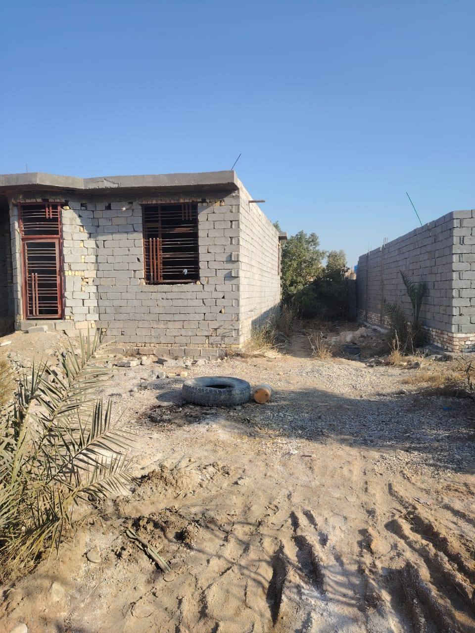 للبيع للبيع
دار هيكل مساحه ٦٠٠ متر موقع مميز خلف البانزين خانه عبد الحسن بلاغي قرب الملعب الشطره دولي الخدمات المتوفره ماي اساله خطين كهرباء مولد قرب الدار شارع سبيس مشمول بل خدامات البنه التحتيه تبليط ومجاري شارع السايدين الحولي الجديد اسعر مناسب جدا  استفسار أكثر وشراي يتصل على ارقم  ***********
