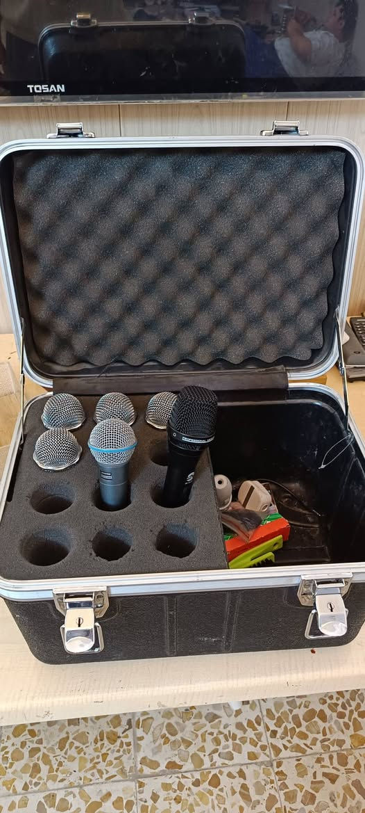 سلام عليكم شباب سستم كامل للبيع 8سماعت للبيع RCF 735مكسر الف امتياز موزع اشاره 8 استانات مايكات 6 راك  جبير وايرات 10طول 10 أمتار راك مايكات  سيارات 10 ستان مايك  أقره المنشور زين ياالله اتخابر مكان بغداد الاستفسار ***********
