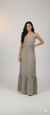 فساتين سهرة للبيع وبدله عرس جدد لوك DHL البدله ٤٢ بيها تحكم سحاب ودكم ...